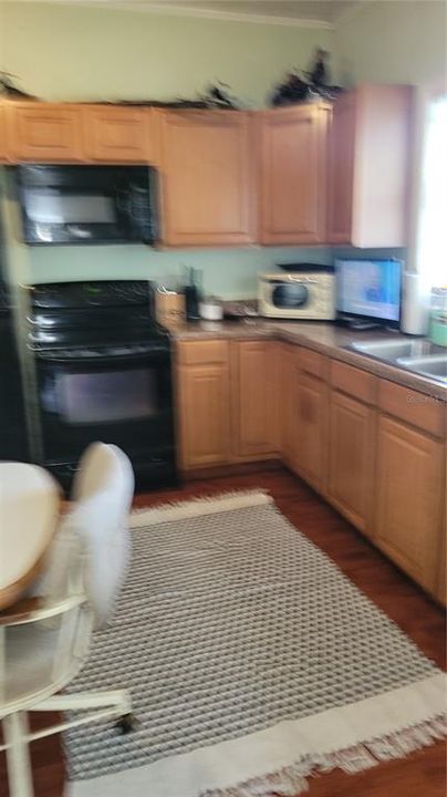 Под контрактом: $319,000 (4 спален, 2 ванн, 1078 Квадратных фут)