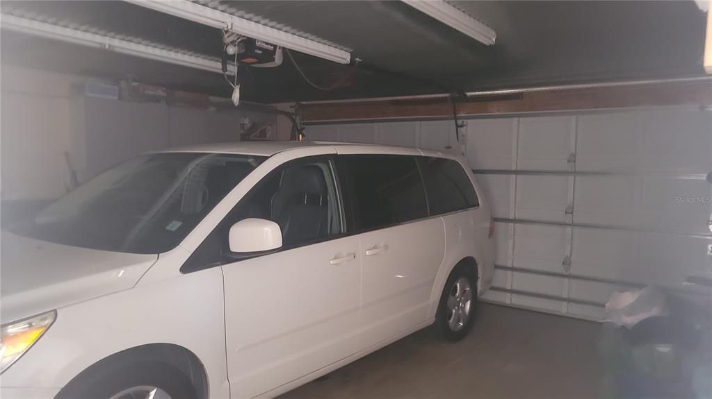 Под контрактом: $319,000 (4 спален, 2 ванн, 1078 Квадратных фут)