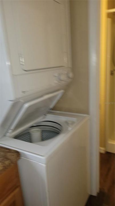 Под контрактом: $319,000 (4 спален, 2 ванн, 1078 Квадратных фут)