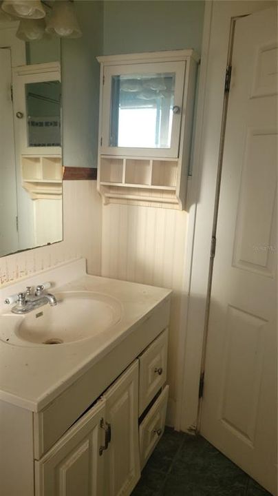 Под контрактом: $319,000 (4 спален, 2 ванн, 1078 Квадратных фут)