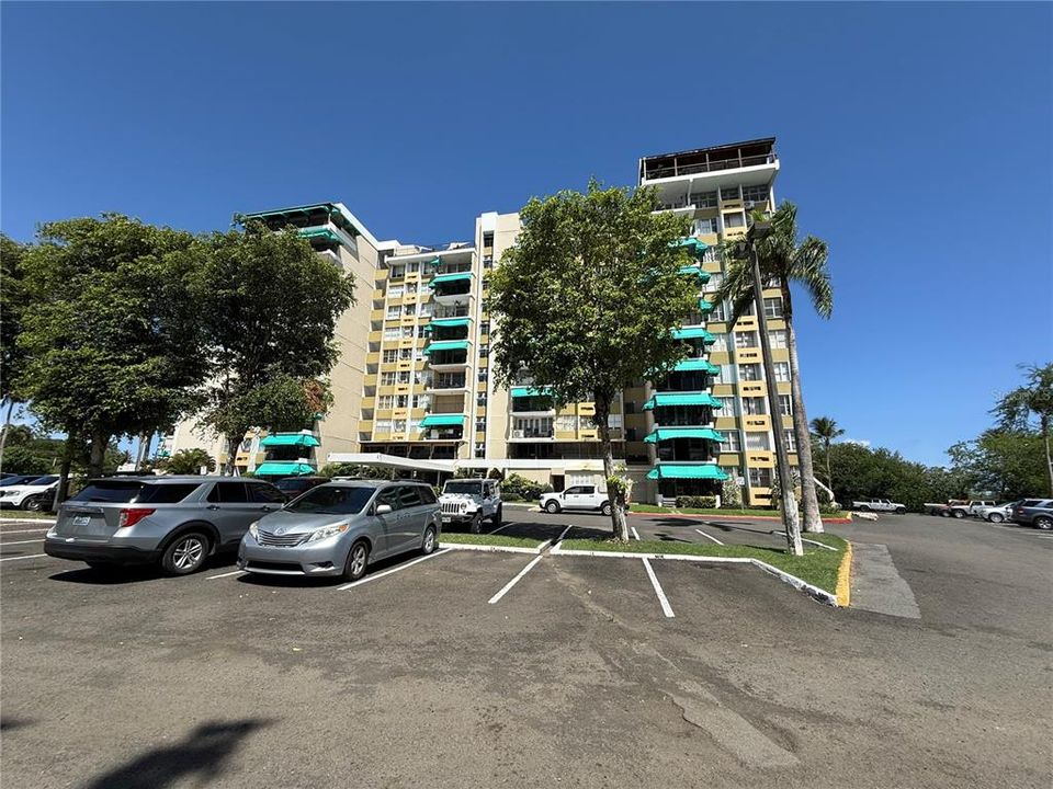 For Sale: $235,000 (2 beds, 1 baths, 974 Square Feet)