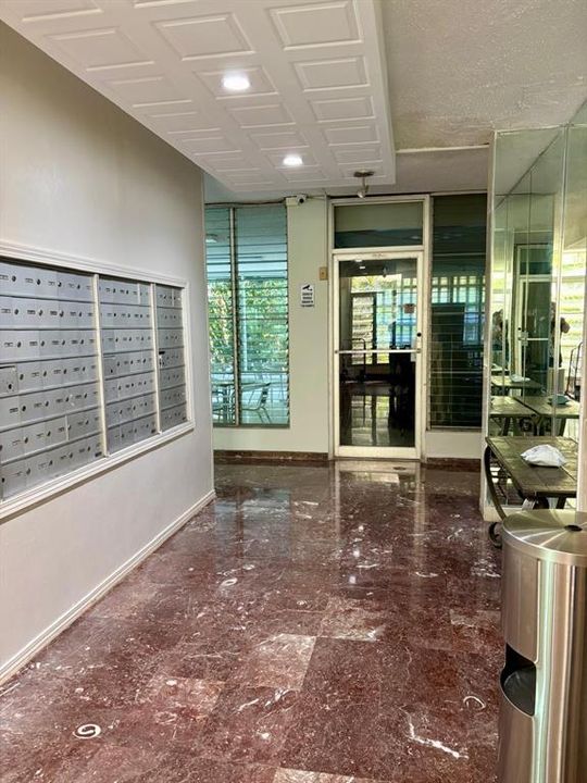 For Sale: $235,000 (2 beds, 1 baths, 974 Square Feet)