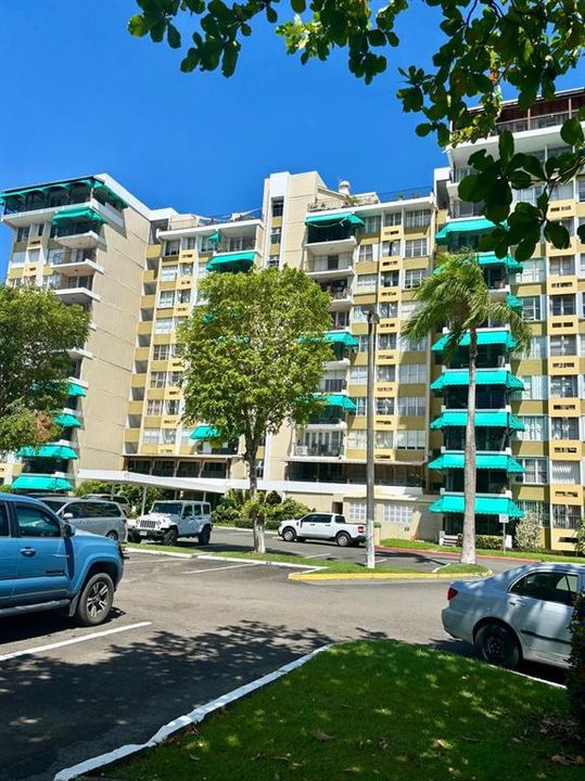 For Sale: $235,000 (2 beds, 1 baths, 974 Square Feet)