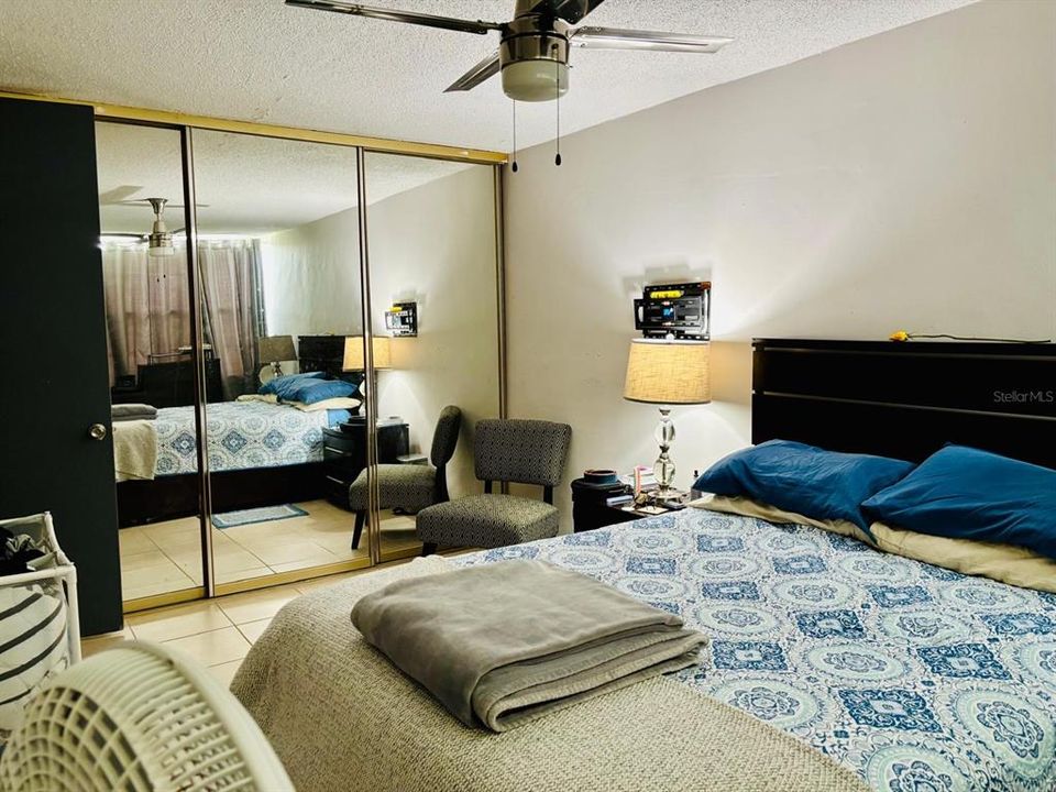 For Sale: $235,000 (2 beds, 1 baths, 974 Square Feet)