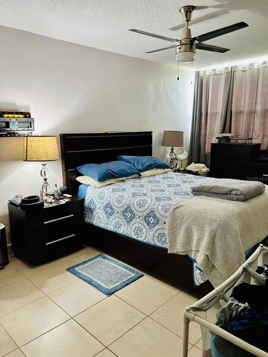 For Sale: $235,000 (2 beds, 1 baths, 974 Square Feet)