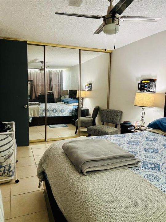 For Sale: $235,000 (2 beds, 1 baths, 974 Square Feet)