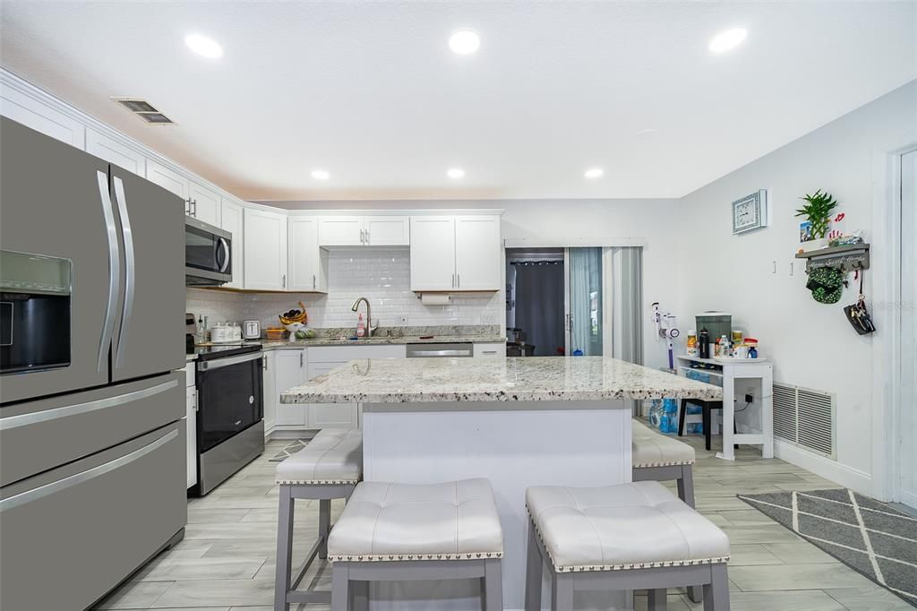 Под контрактом: $237,500 (3 спален, 2 ванн, 1000 Квадратных фут)