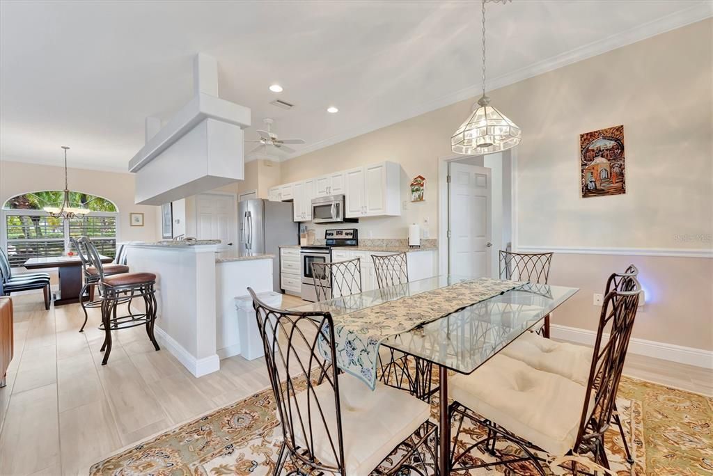 出租: $4,500 (2 贝兹, 2 浴室, 1838 平方英尺)