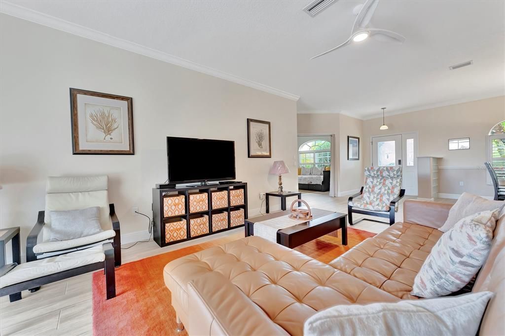 出租: $4,500 (2 贝兹, 2 浴室, 1838 平方英尺)