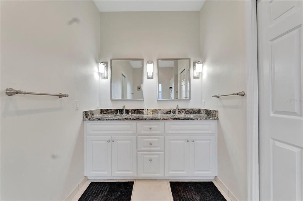 出租: $4,500 (2 贝兹, 2 浴室, 1838 平方英尺)