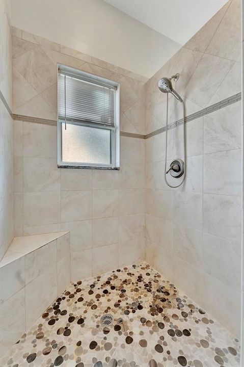 出租: $4,500 (2 贝兹, 2 浴室, 1838 平方英尺)