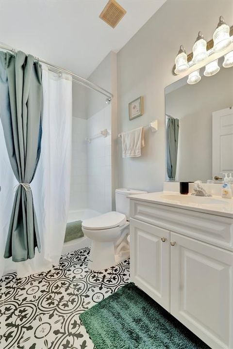 出租: $4,500 (2 贝兹, 2 浴室, 1838 平方英尺)