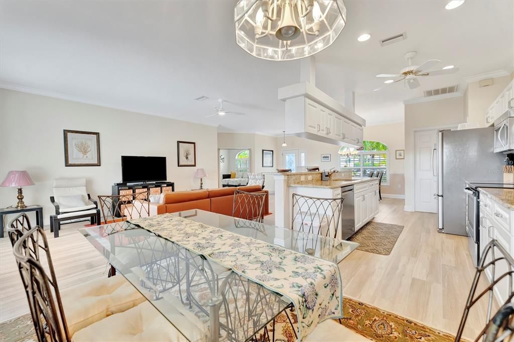 出租: $4,500 (2 贝兹, 2 浴室, 1838 平方英尺)