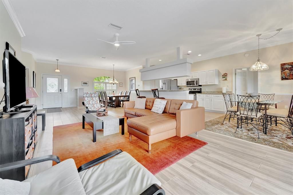 出租: $4,500 (2 贝兹, 2 浴室, 1838 平方英尺)