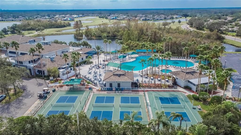 Activo con contrato: $399,000 (3 camas, 3 baños, 2279 Pies cuadrados)