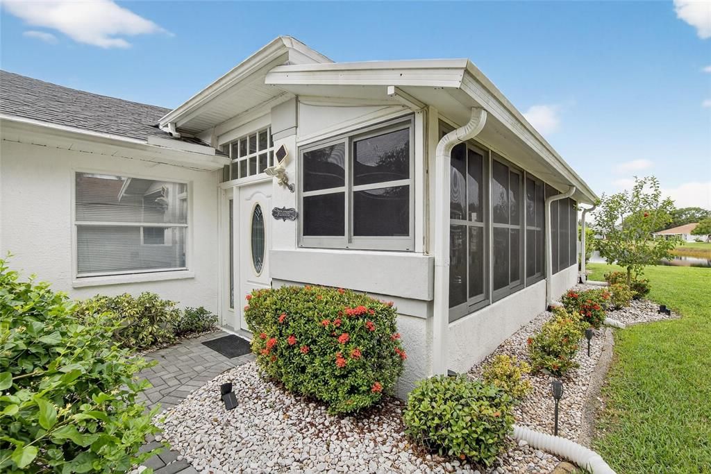 Activo con contrato: $399,000 (3 camas, 3 baños, 2279 Pies cuadrados)