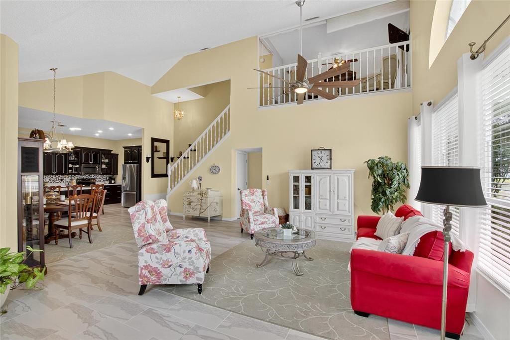 Activo con contrato: $399,000 (3 camas, 3 baños, 2279 Pies cuadrados)