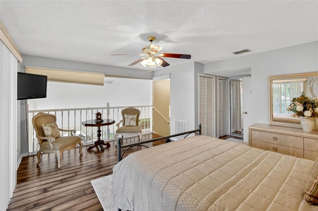 Activo con contrato: $399,000 (3 camas, 3 baños, 2279 Pies cuadrados)