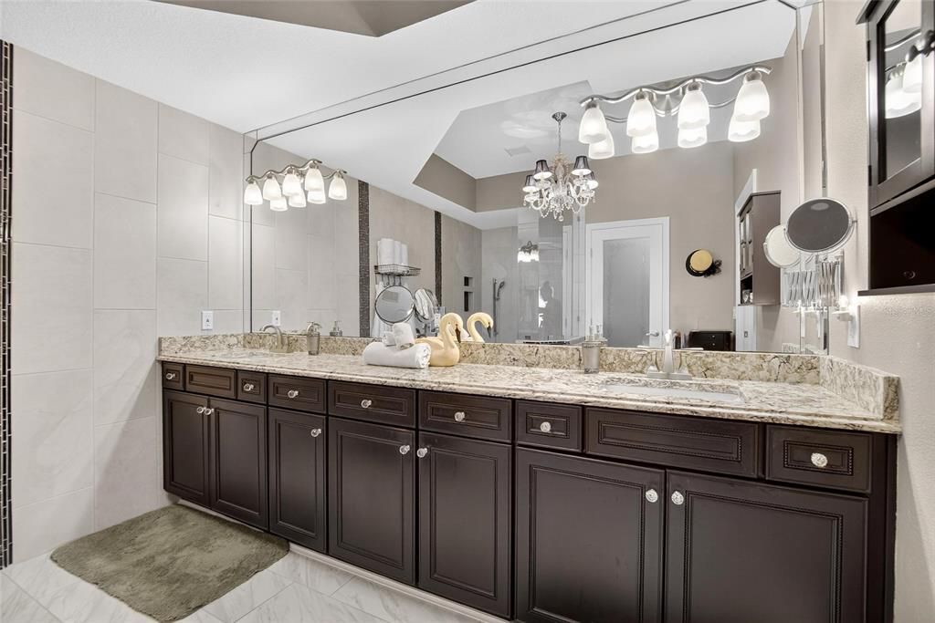 Activo con contrato: $399,000 (3 camas, 3 baños, 2279 Pies cuadrados)