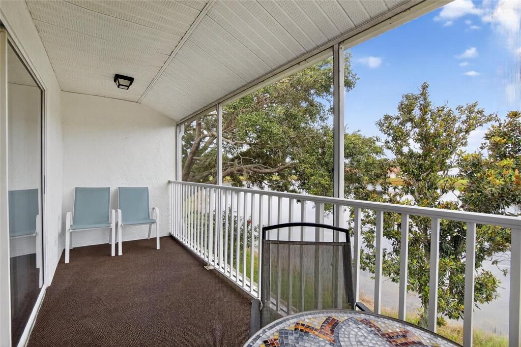 Activo con contrato: $399,000 (3 camas, 3 baños, 2279 Pies cuadrados)