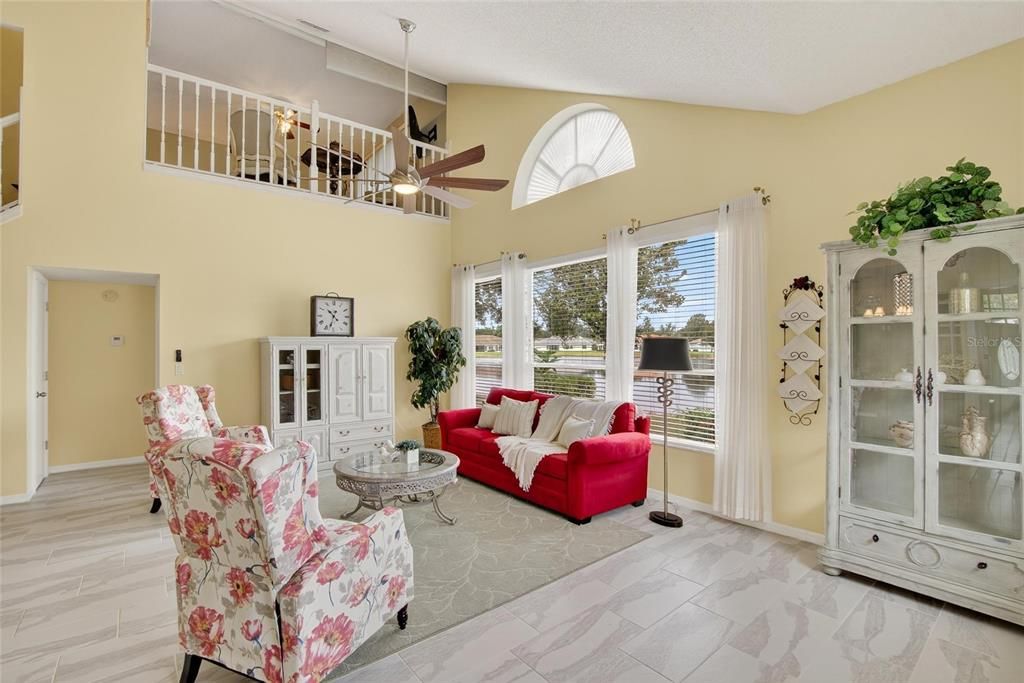 Activo con contrato: $399,000 (3 camas, 3 baños, 2279 Pies cuadrados)