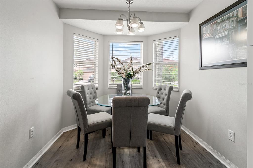 На продажу: $325,000 (3 спален, 2 ванн, 1188 Квадратных фут)