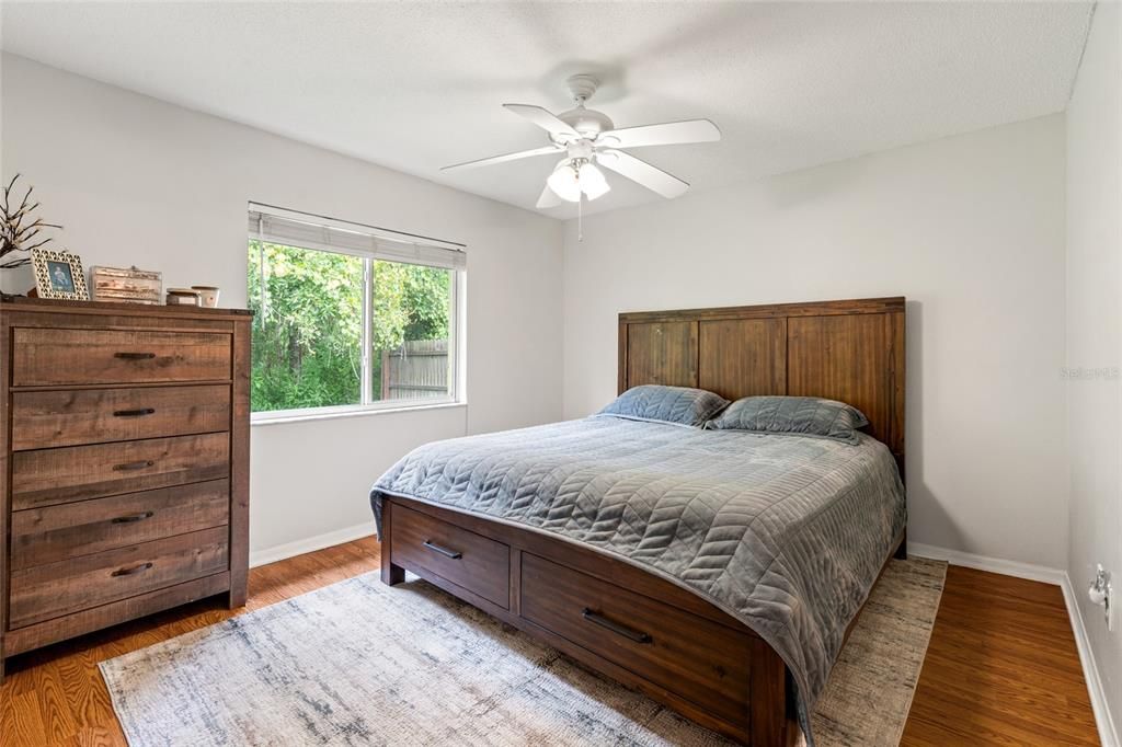 На продажу: $325,000 (3 спален, 2 ванн, 1188 Квадратных фут)