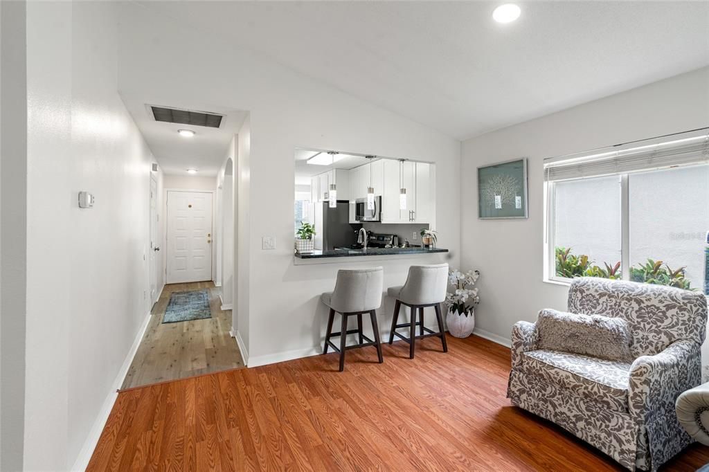 На продажу: $325,000 (3 спален, 2 ванн, 1188 Квадратных фут)