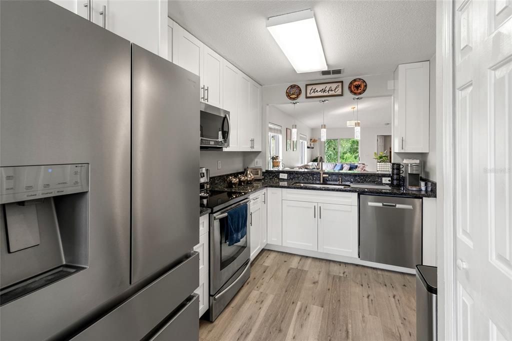 На продажу: $325,000 (3 спален, 2 ванн, 1188 Квадратных фут)