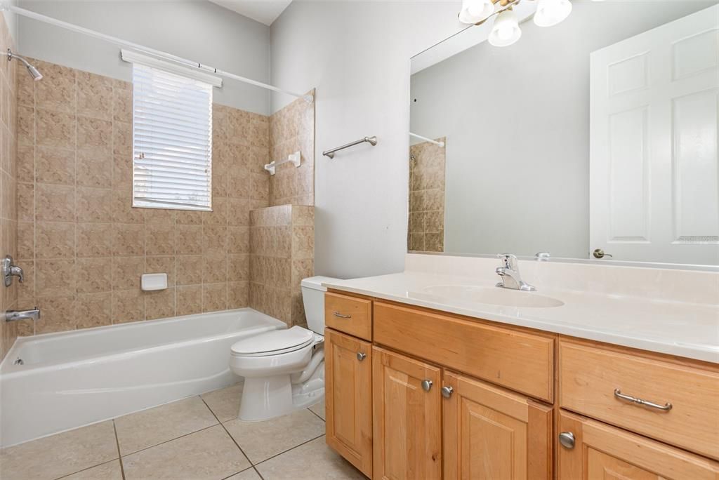 For Sale: $550,000 (3 beds, 4 baths, 2848 Square Feet)