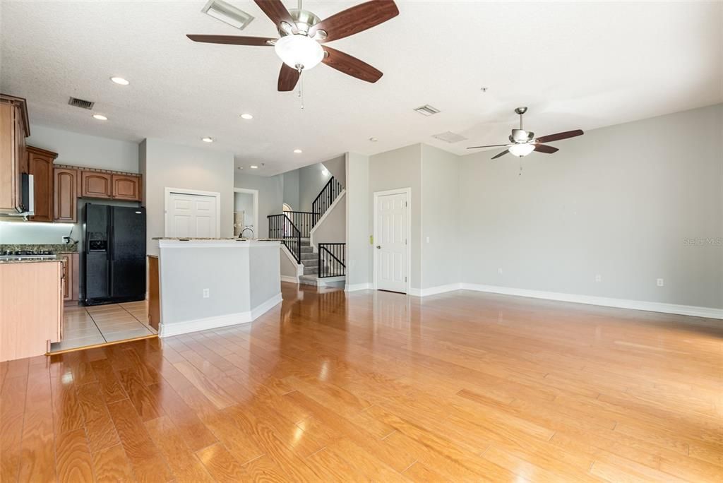 For Sale: $550,000 (3 beds, 4 baths, 2848 Square Feet)