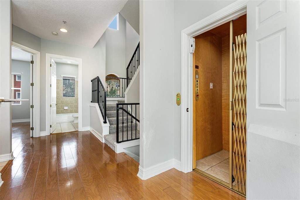 For Sale: $550,000 (3 beds, 4 baths, 2848 Square Feet)