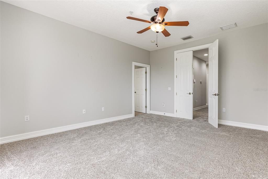 For Sale: $550,000 (3 beds, 4 baths, 2848 Square Feet)