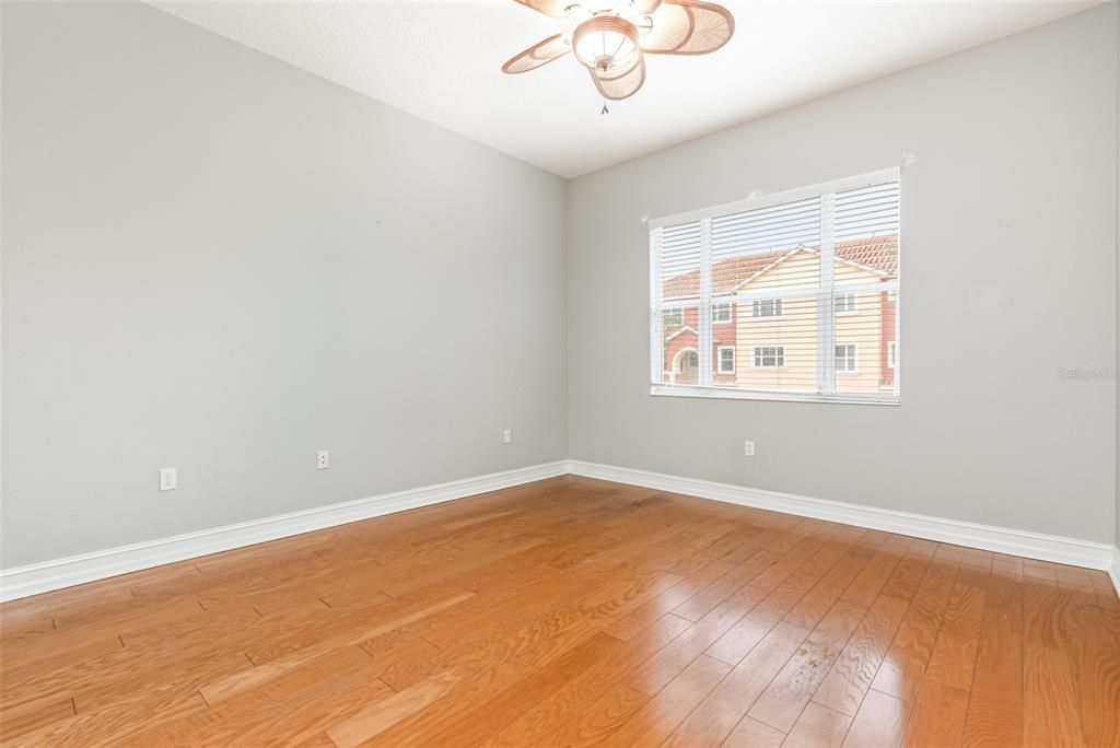 For Sale: $550,000 (3 beds, 4 baths, 2848 Square Feet)