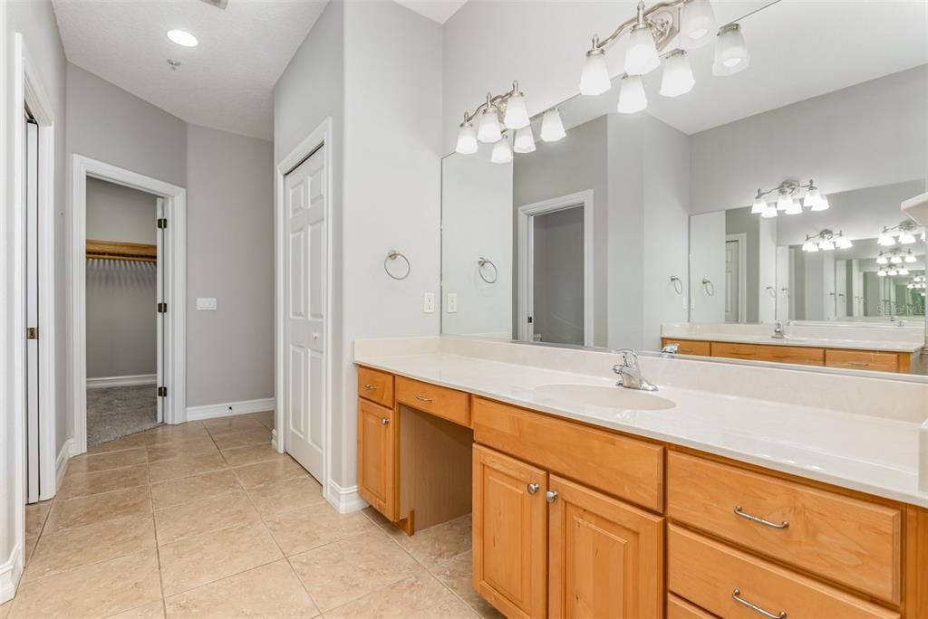 For Sale: $550,000 (3 beds, 4 baths, 2848 Square Feet)