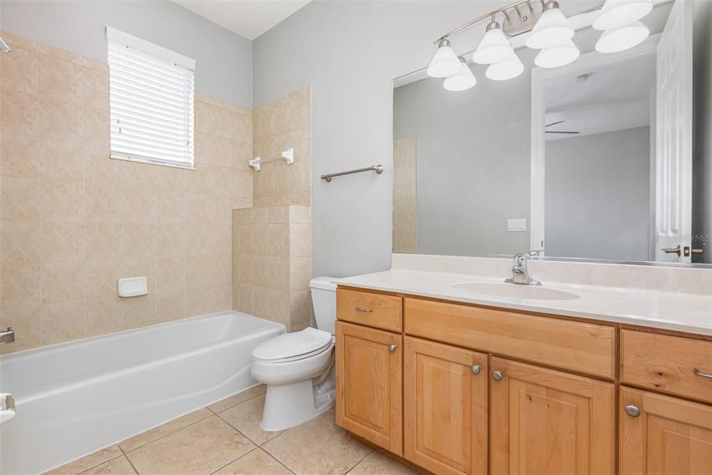 For Sale: $550,000 (3 beds, 4 baths, 2848 Square Feet)