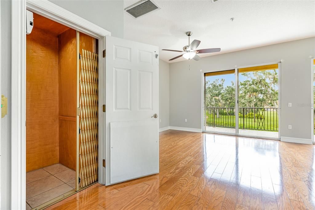 For Sale: $550,000 (3 beds, 4 baths, 2848 Square Feet)