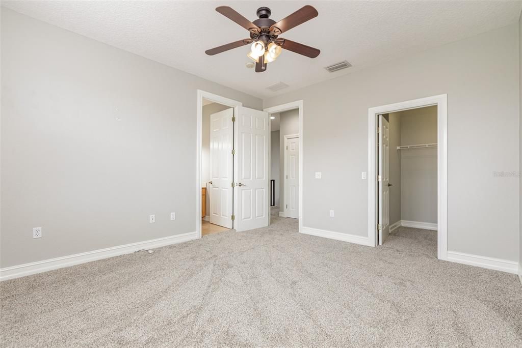 For Sale: $550,000 (3 beds, 4 baths, 2848 Square Feet)