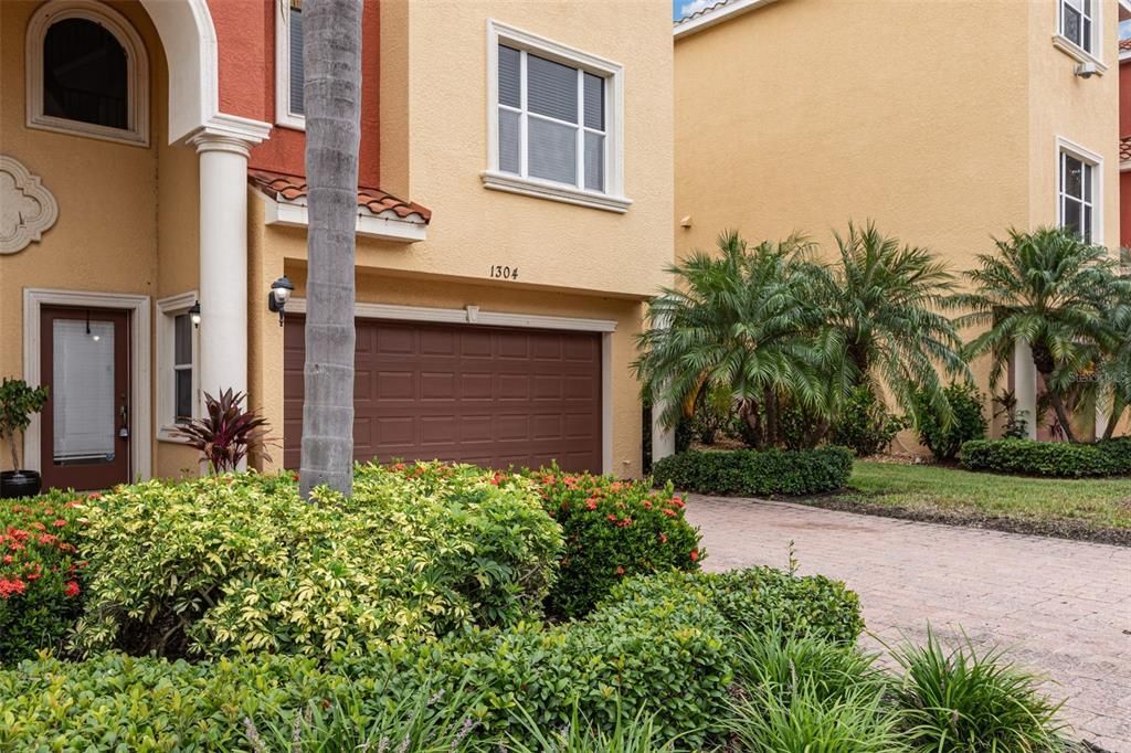 For Sale: $550,000 (3 beds, 4 baths, 2848 Square Feet)