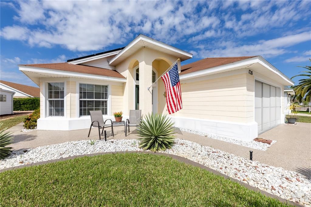 Active With Contract: $324,900 (2 beds, 2 baths, 1364 Square Feet)