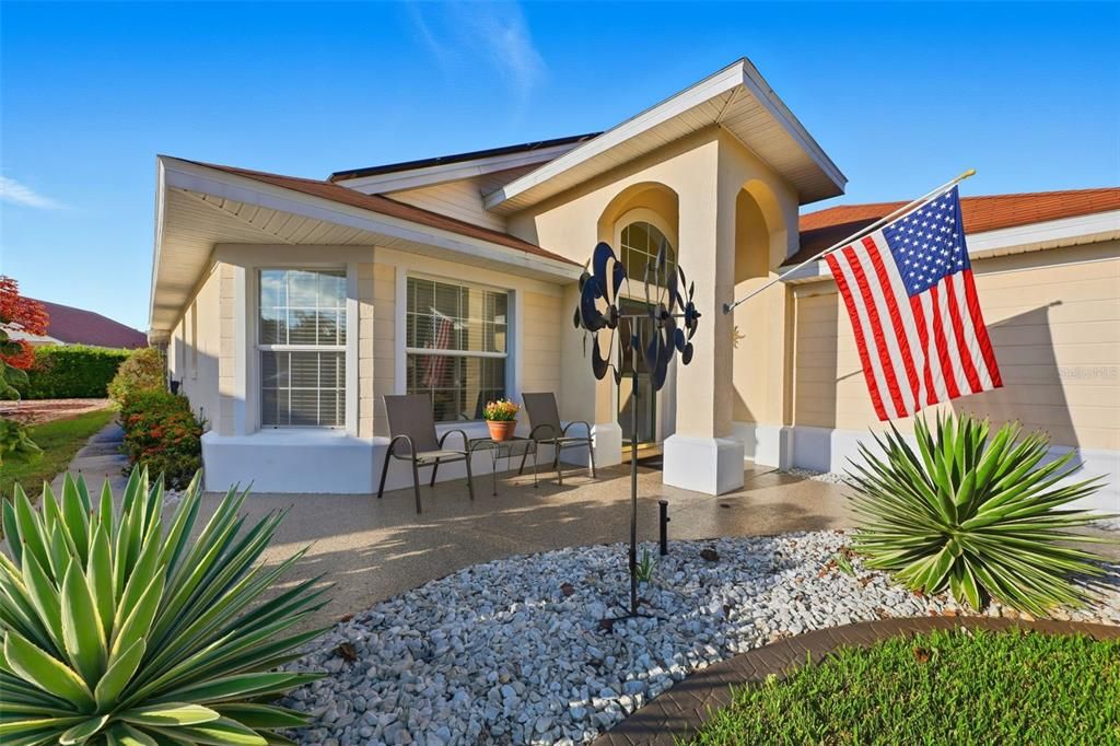 Active With Contract: $324,900 (2 beds, 2 baths, 1364 Square Feet)