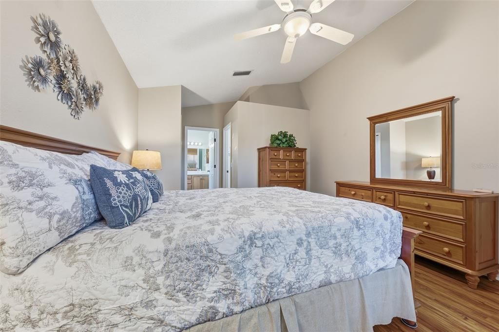 Active With Contract: $324,900 (2 beds, 2 baths, 1364 Square Feet)