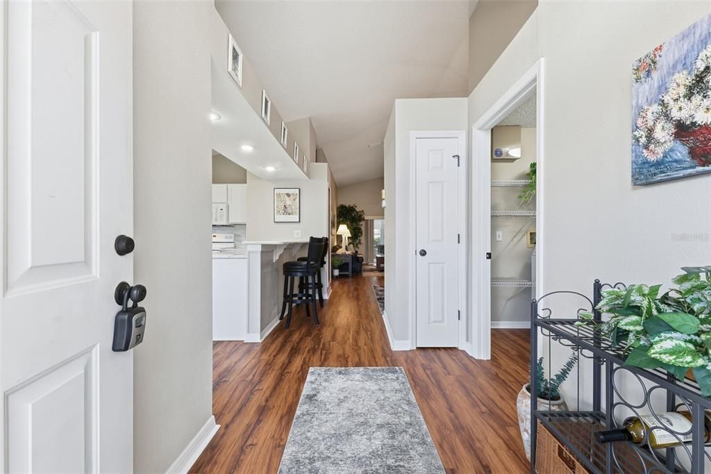 Active With Contract: $324,900 (2 beds, 2 baths, 1364 Square Feet)