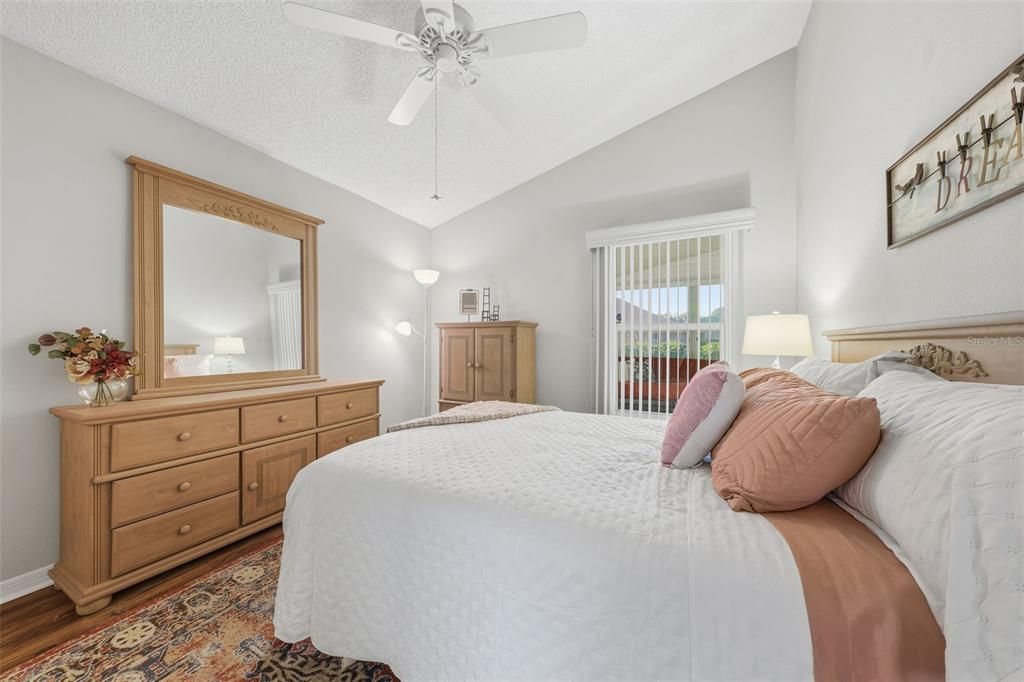 Active With Contract: $324,900 (2 beds, 2 baths, 1364 Square Feet)