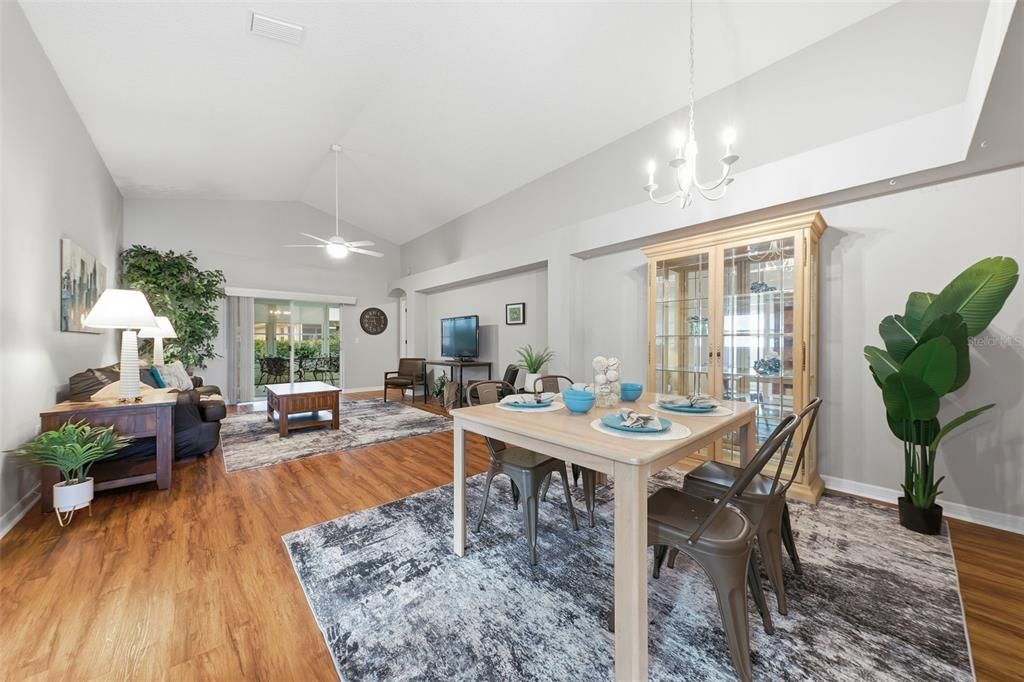 Active With Contract: $324,900 (2 beds, 2 baths, 1364 Square Feet)