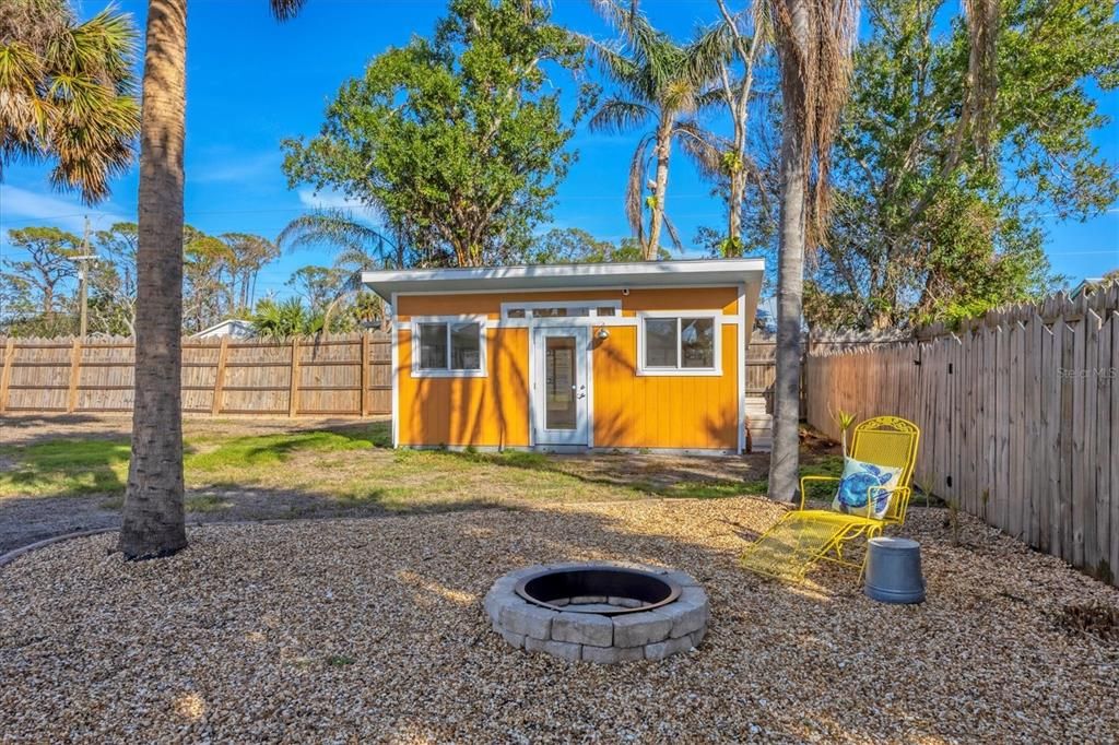 Active With Contract: $530,000 (3 beds, 2 baths, 1324 Square Feet)