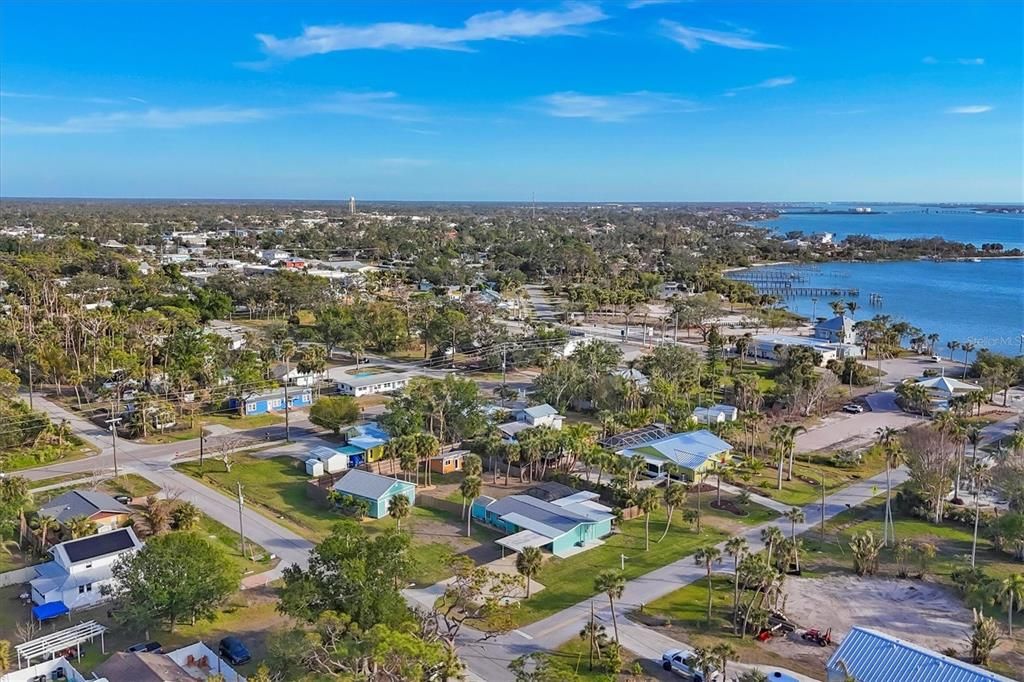 Active With Contract: $530,000 (3 beds, 2 baths, 1324 Square Feet)