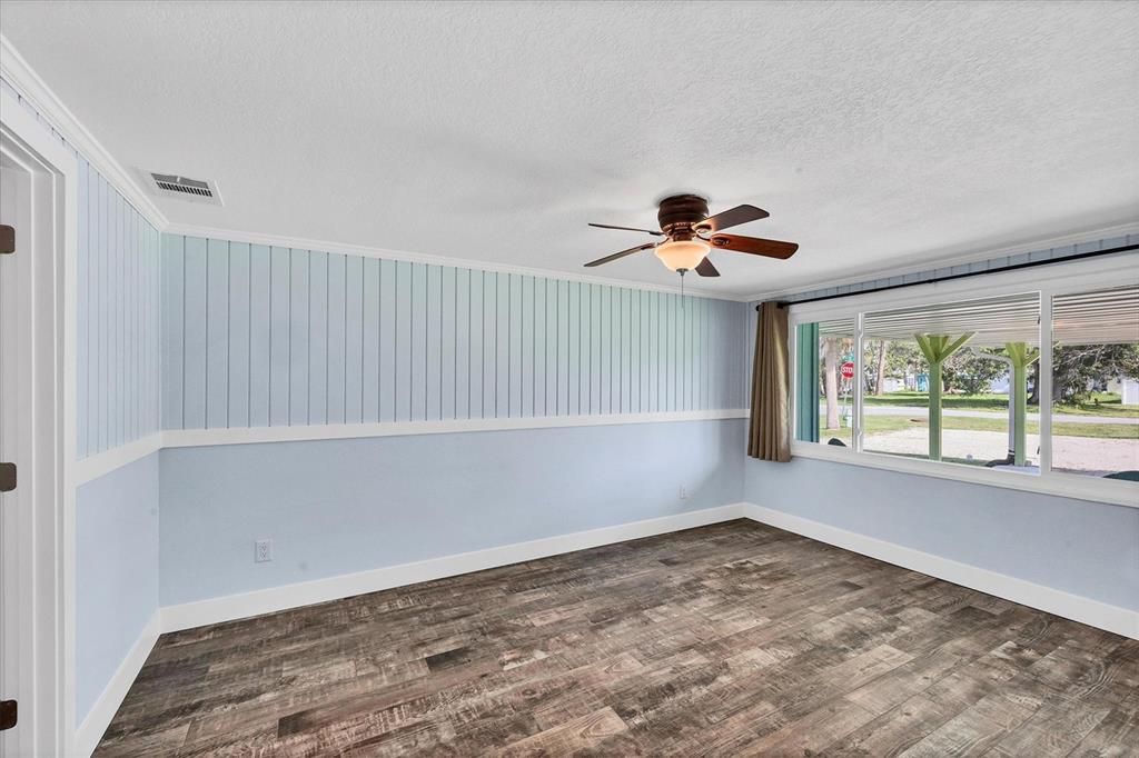 Active With Contract: $530,000 (3 beds, 2 baths, 1324 Square Feet)