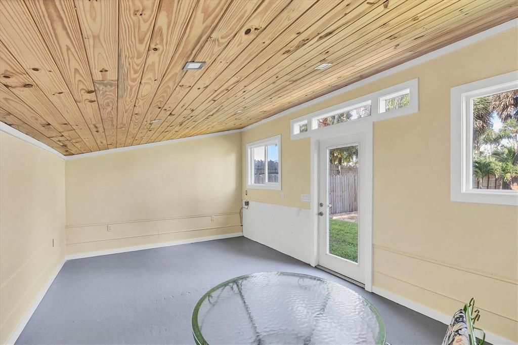 Active With Contract: $530,000 (3 beds, 2 baths, 1324 Square Feet)