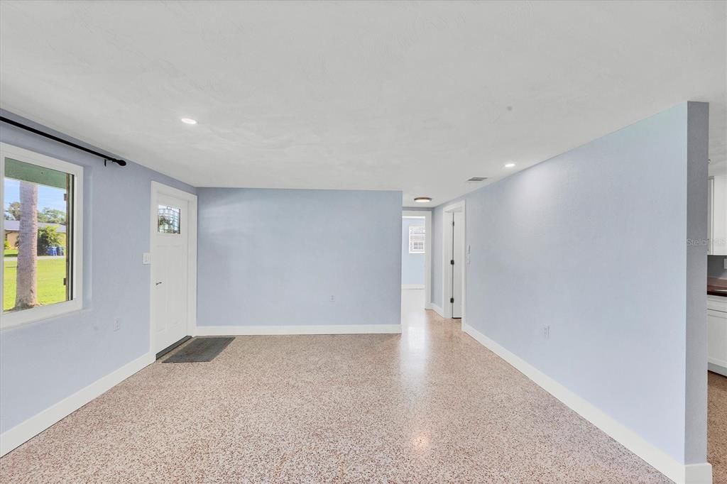 Active With Contract: $530,000 (3 beds, 2 baths, 1324 Square Feet)